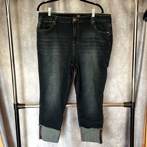 1822 Cuffed Denim Capris